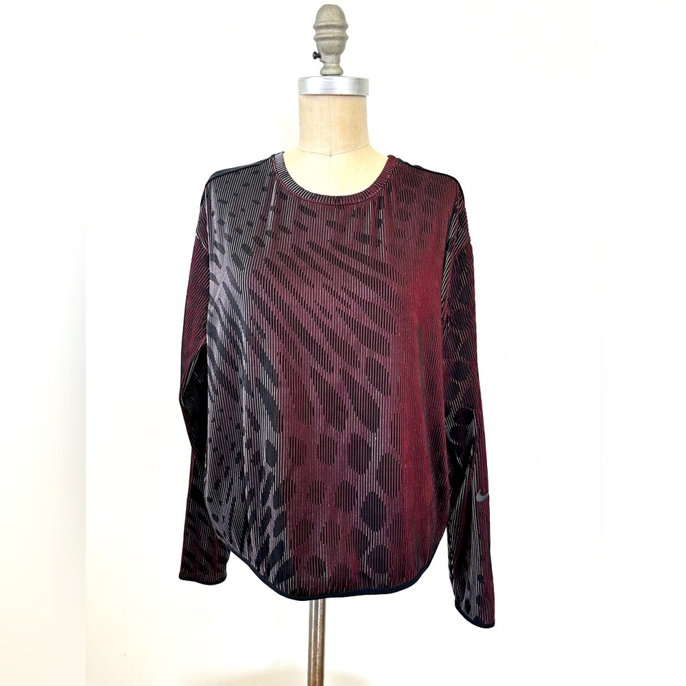 Nike Run Division Mid Layer Black Red Top Size L